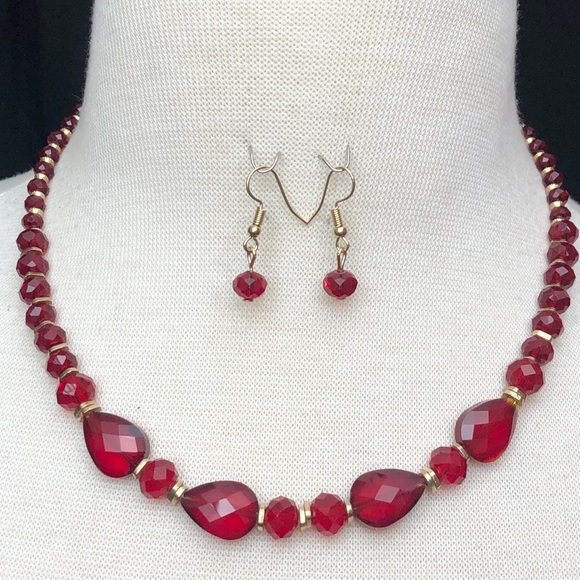 Red Glass Beaded Single Row Necklace Earrings Set - Picture 2 of 3